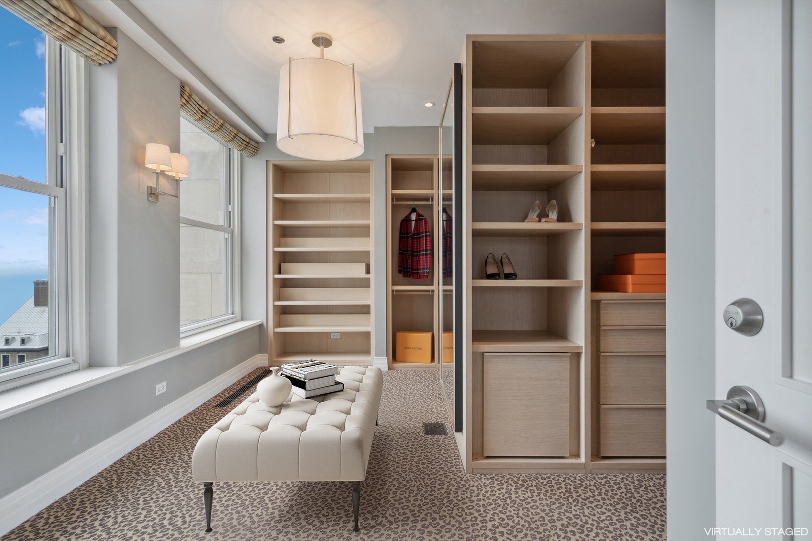 159 E Walton Street Unit: 33A