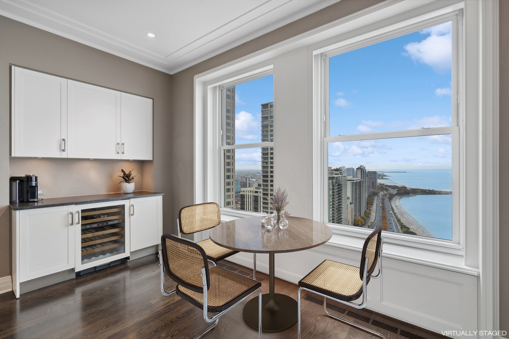 159 E Walton Street Unit: 33A