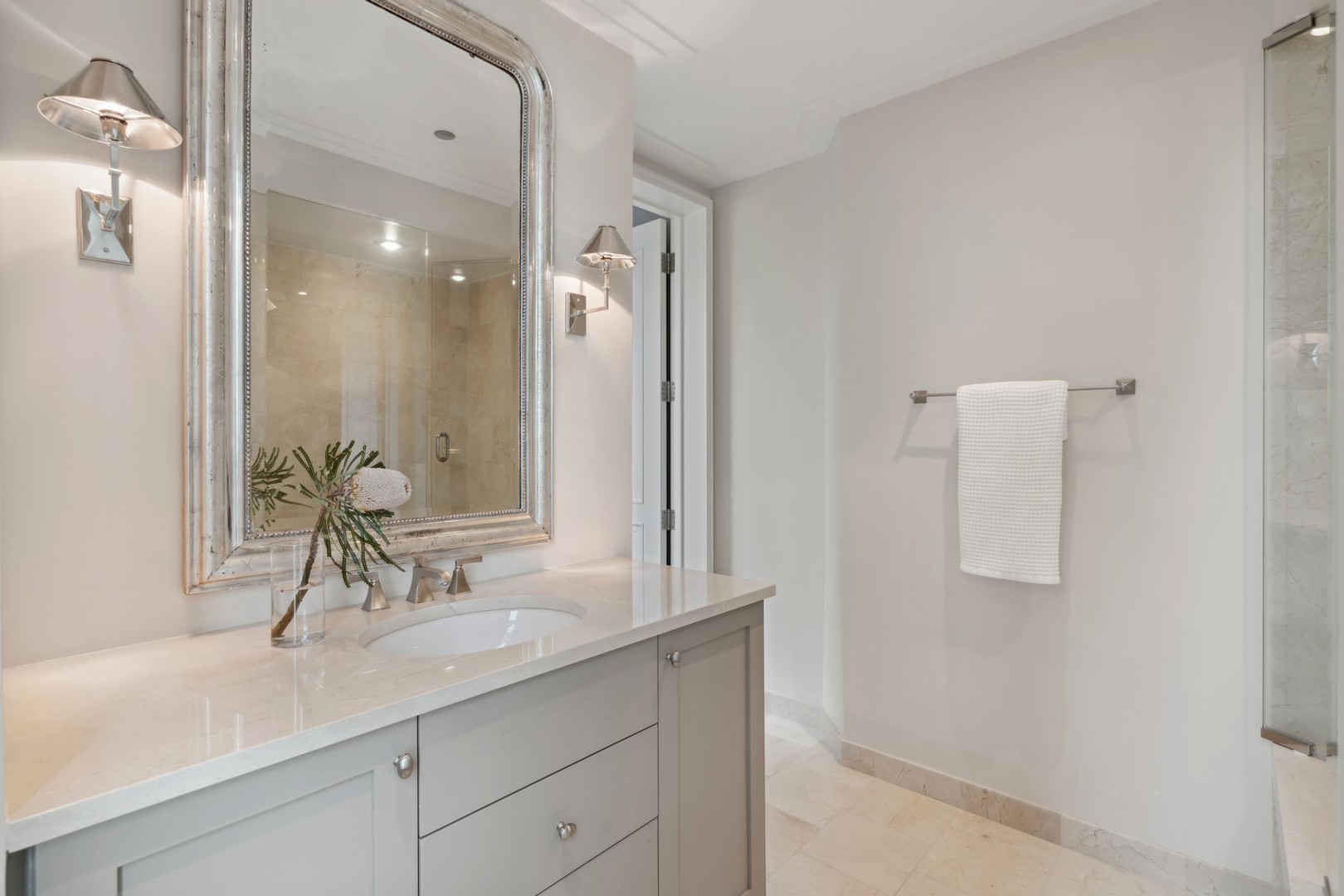 159 E Walton Street Unit: 33A