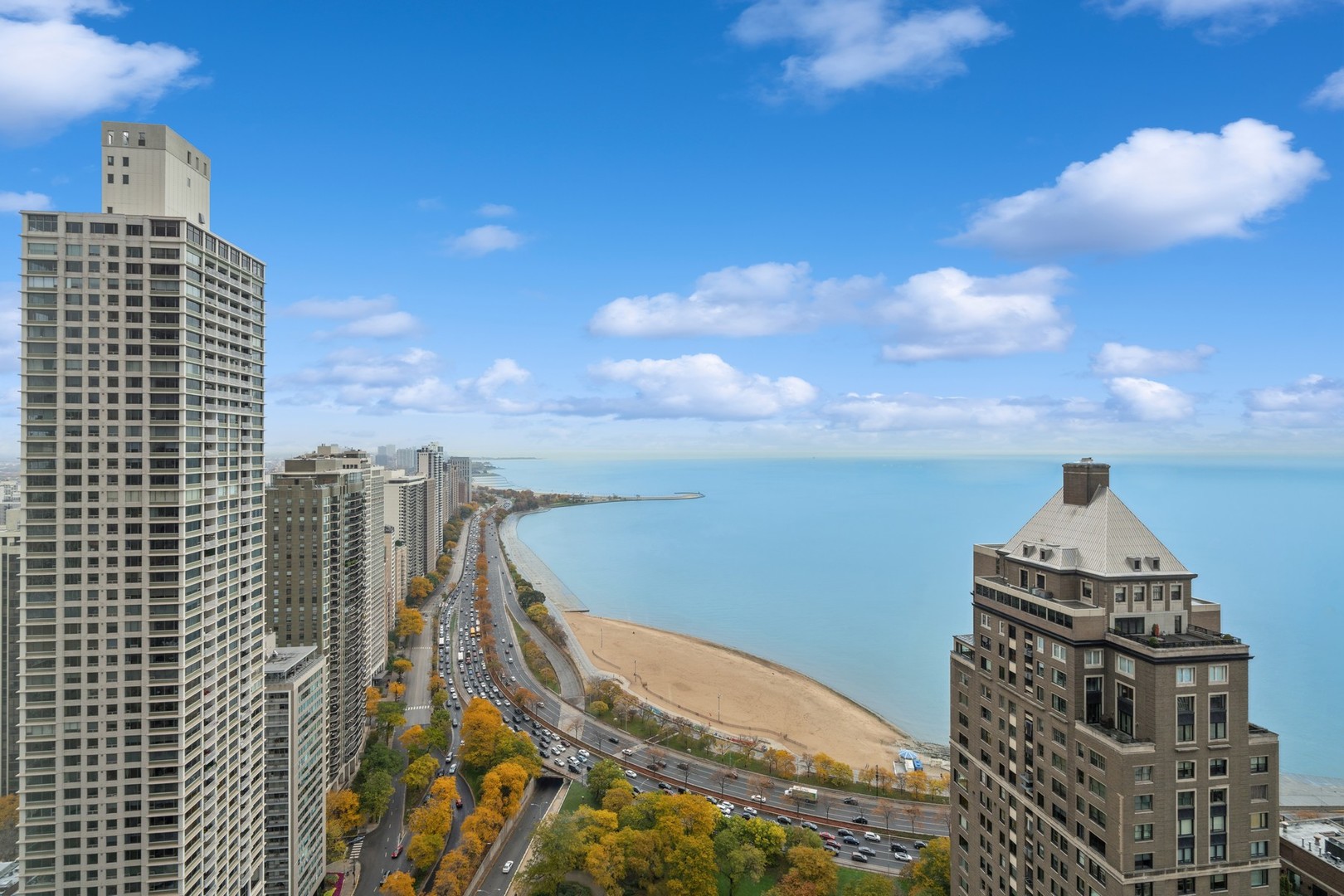 159 E Walton Street Unit: 33A