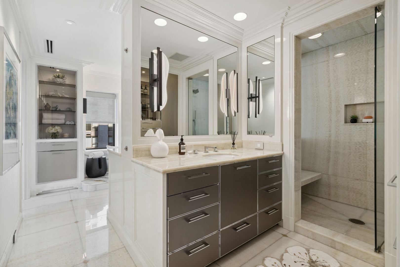 1540 N Lake Shore Drive Unit: 8N
