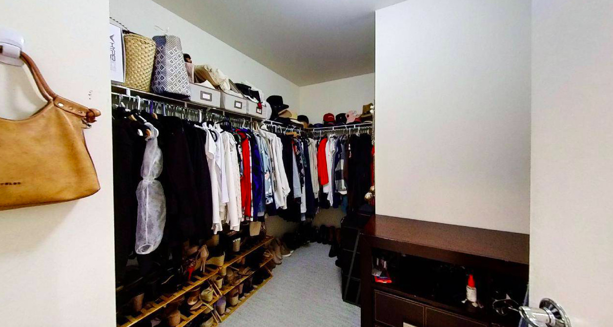 250 E PEARSON Street Unit: 1905