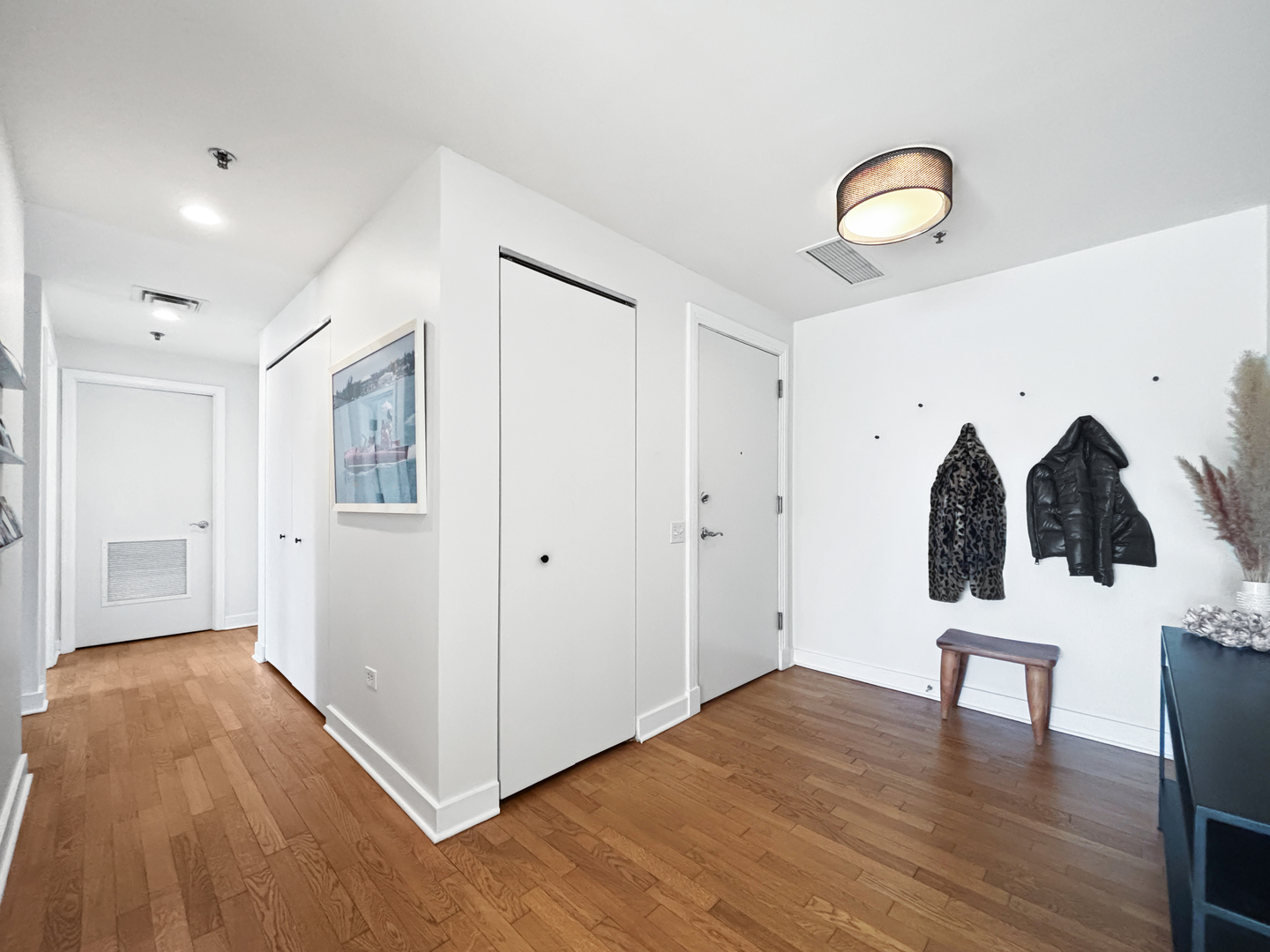 250 E PEARSON Street Unit: 1905