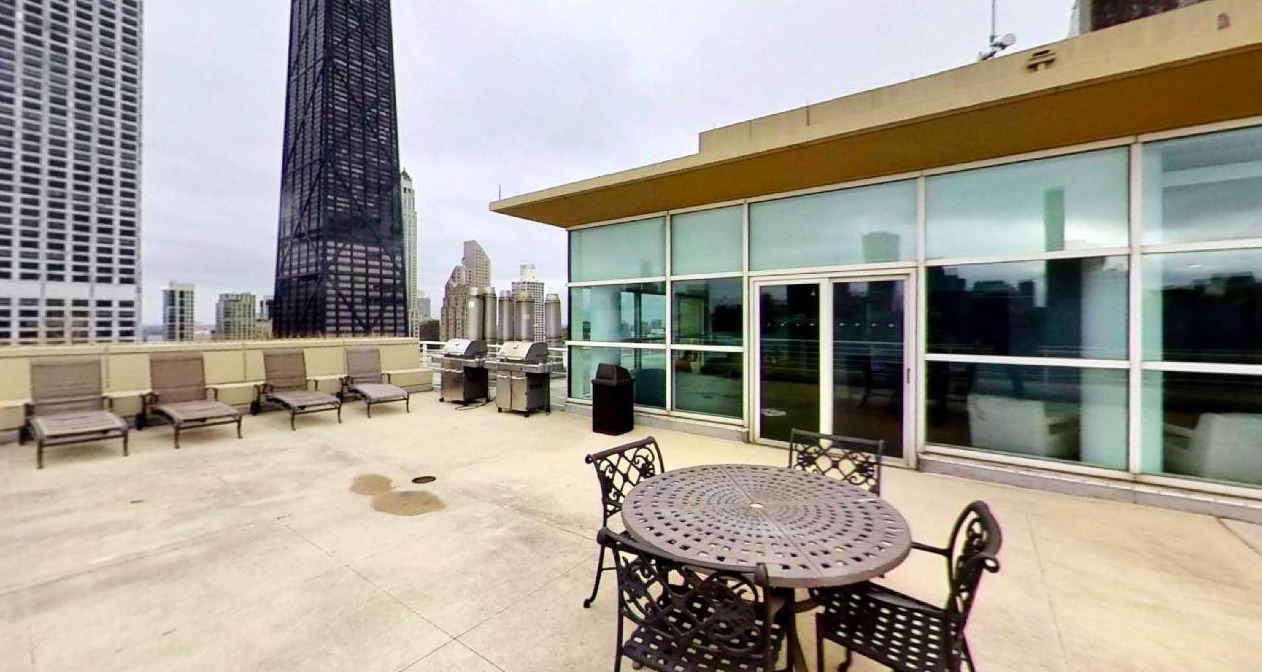 250 E PEARSON Street Unit: 1905