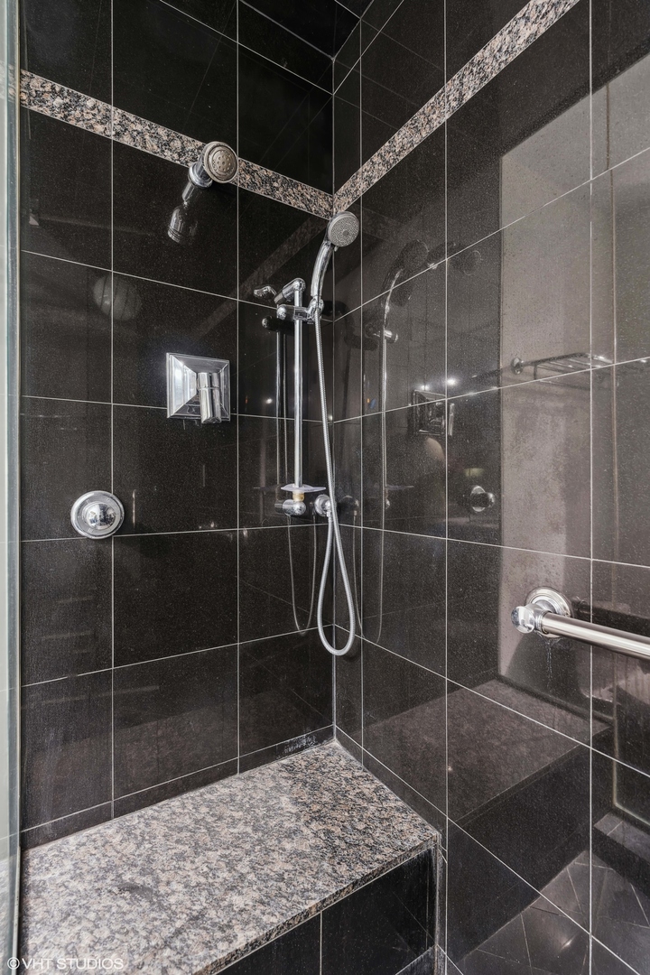 100 E Bellevue Place Unit: 30C