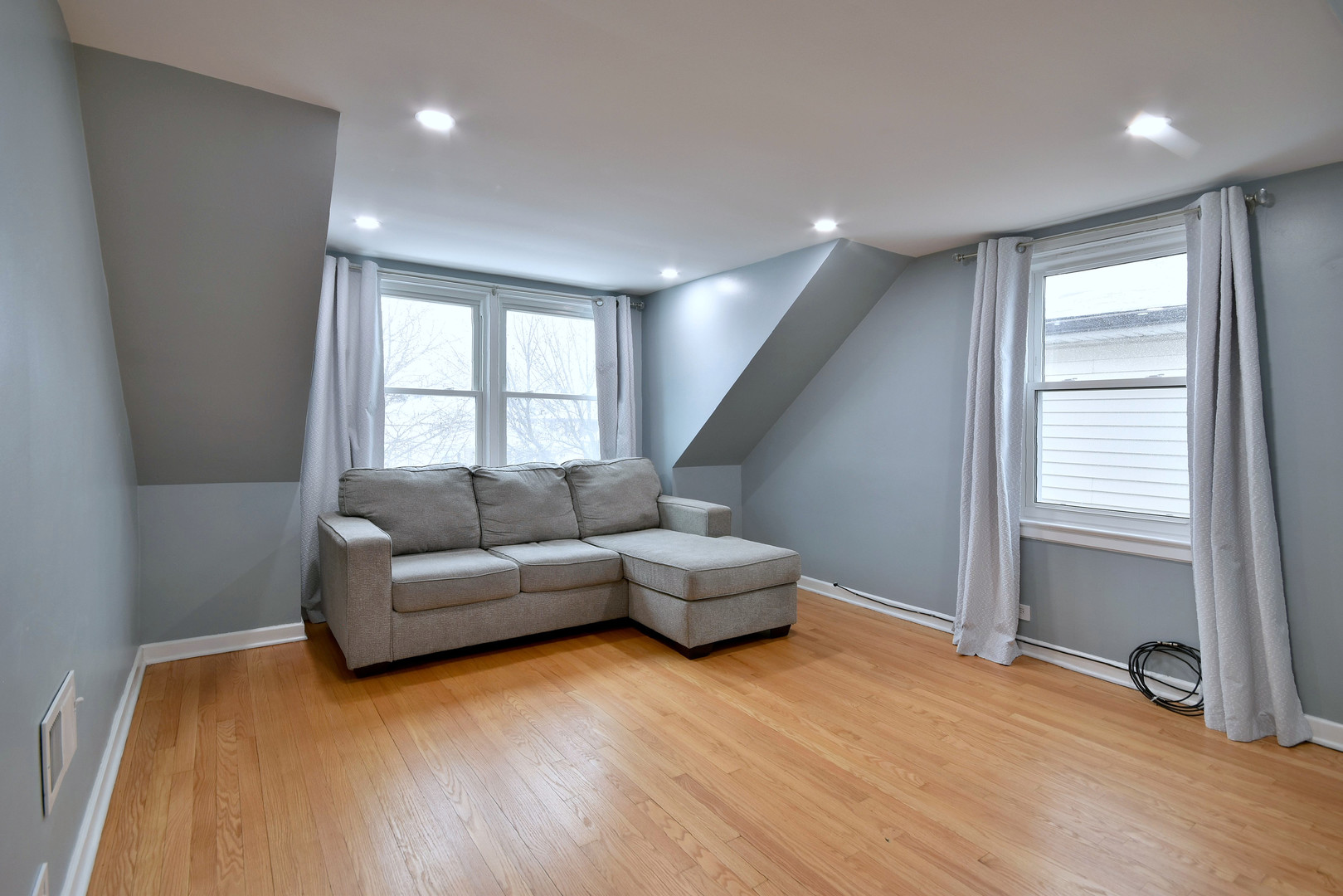 3706 N OAK PARK Avenue