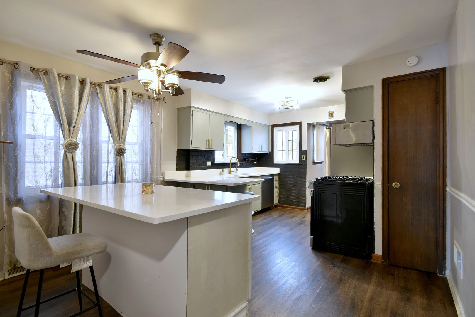 3706 N OAK PARK Avenue