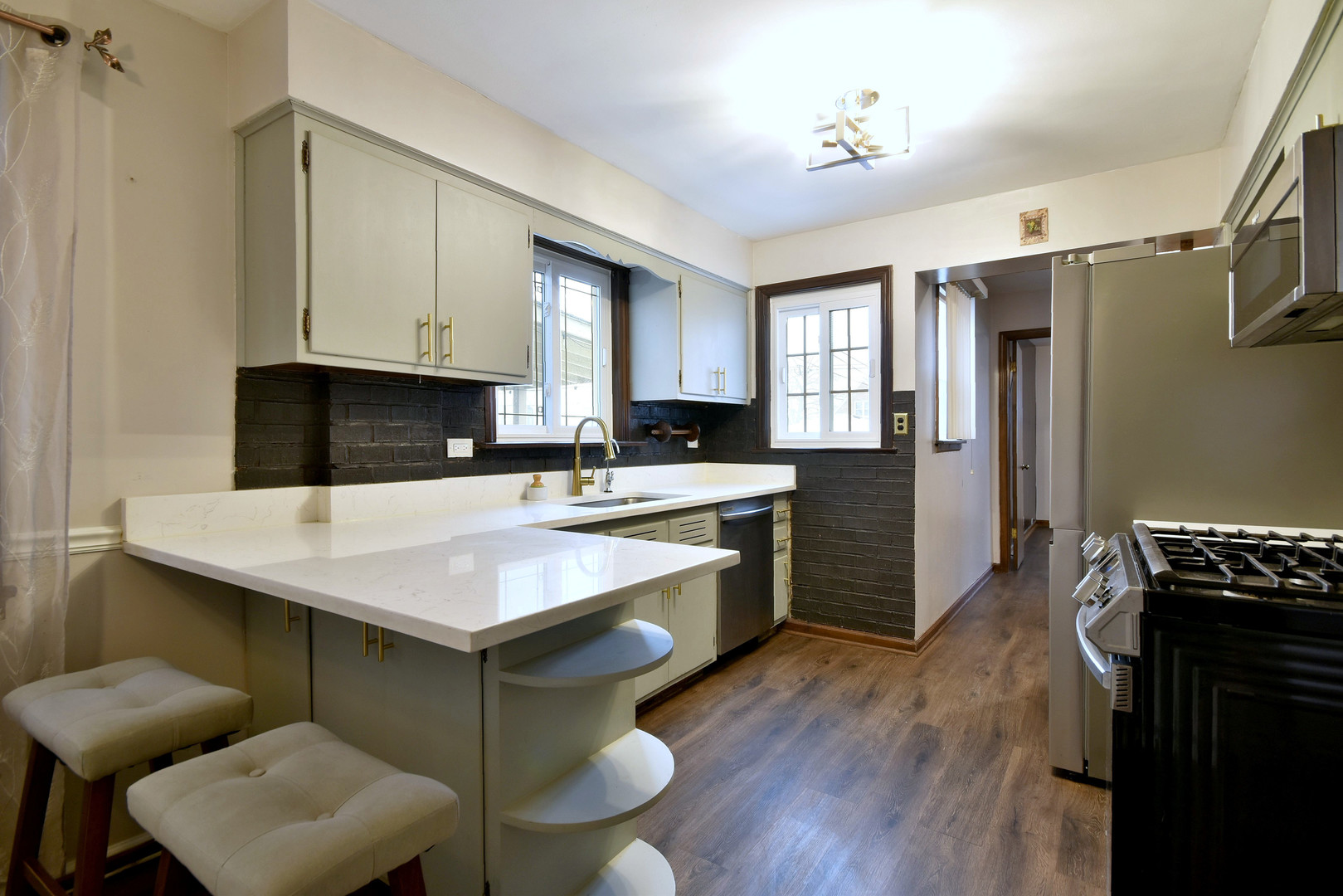 3706 N OAK PARK Avenue