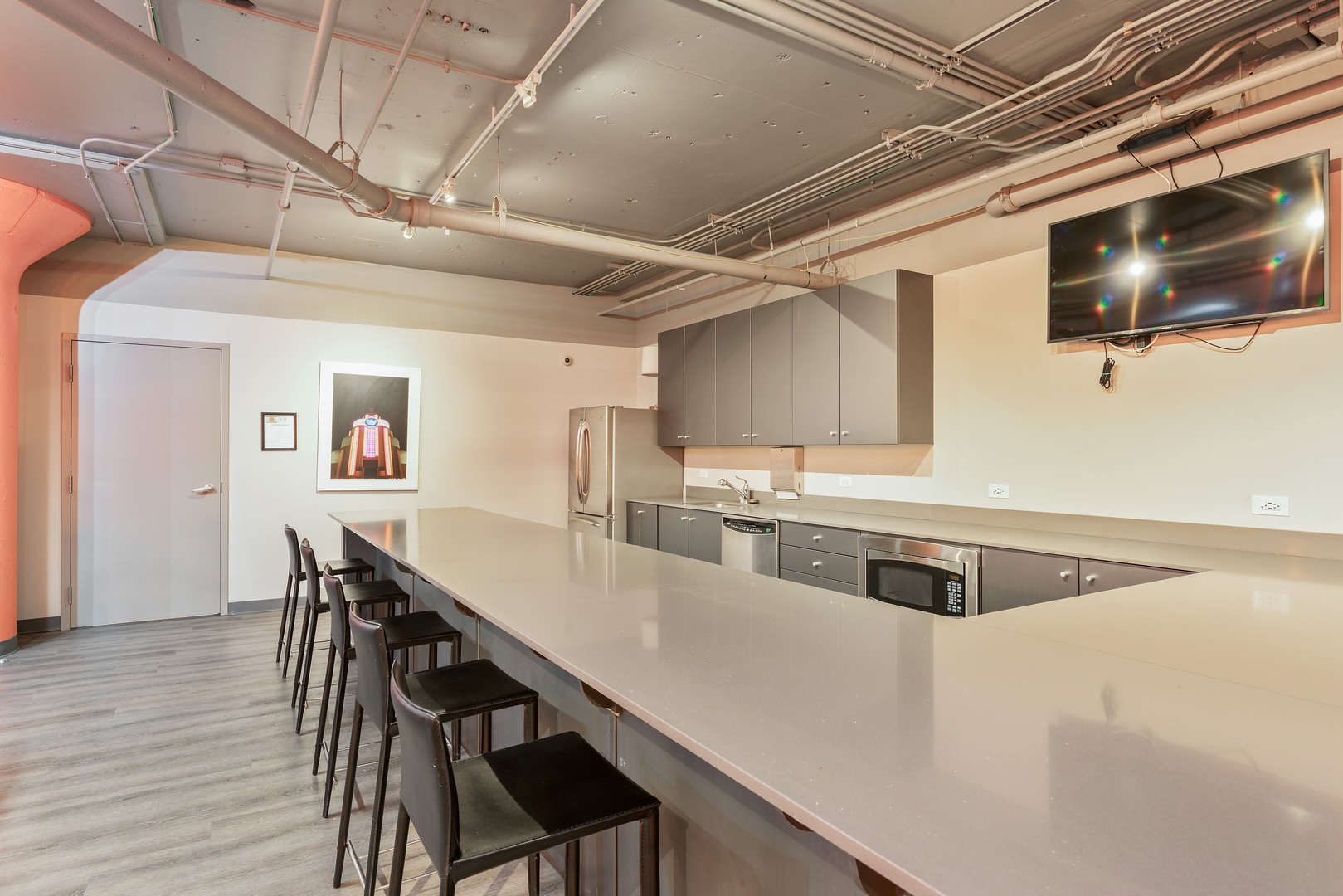 565 W Quincy Street Unit: 1613