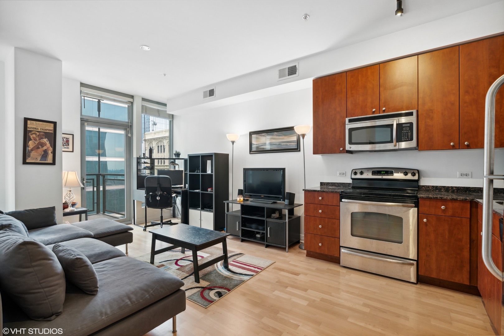 565 W Quincy Street Unit: 1613
