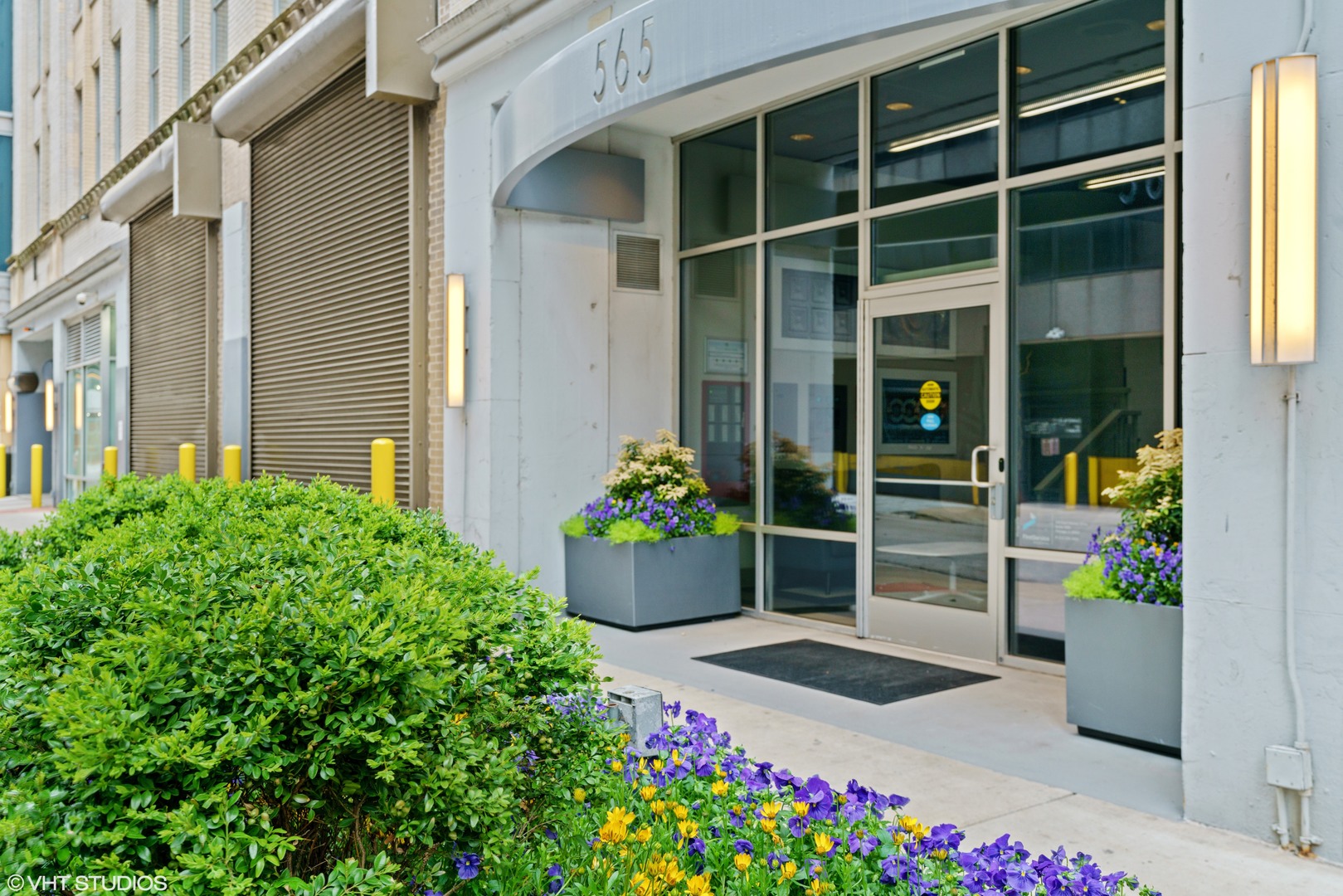 565 W Quincy Street Unit: 1613