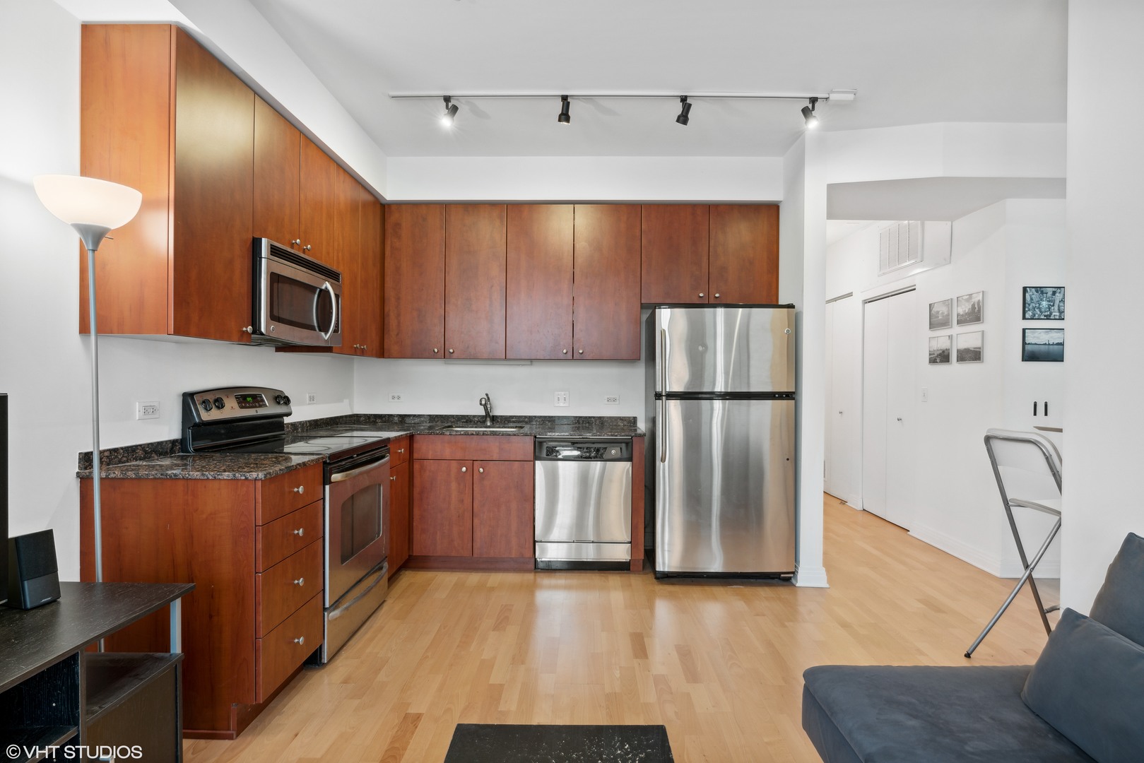 565 W Quincy Street Unit: 1613