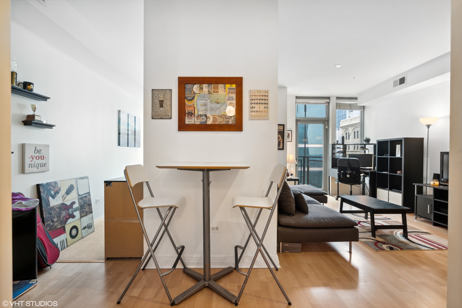 565 W Quincy Street Unit: 1613