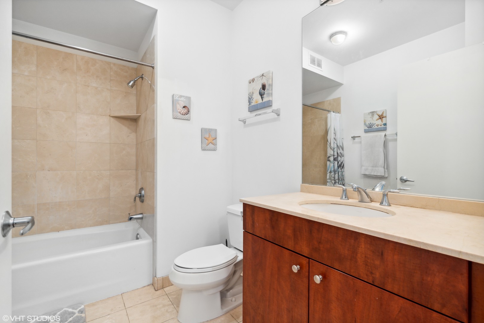 565 W Quincy Street Unit: 1613