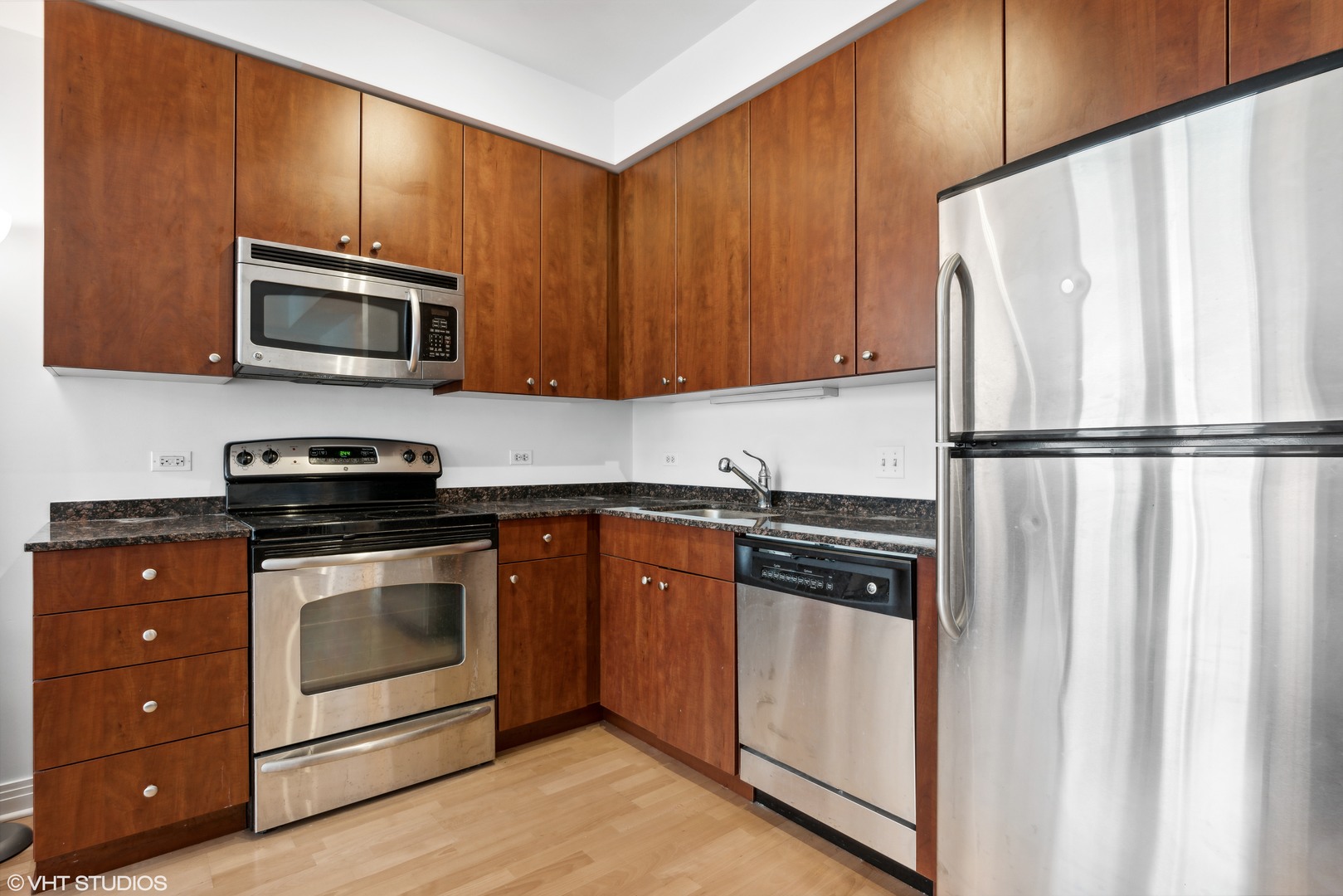 565 W Quincy Street Unit: 1613