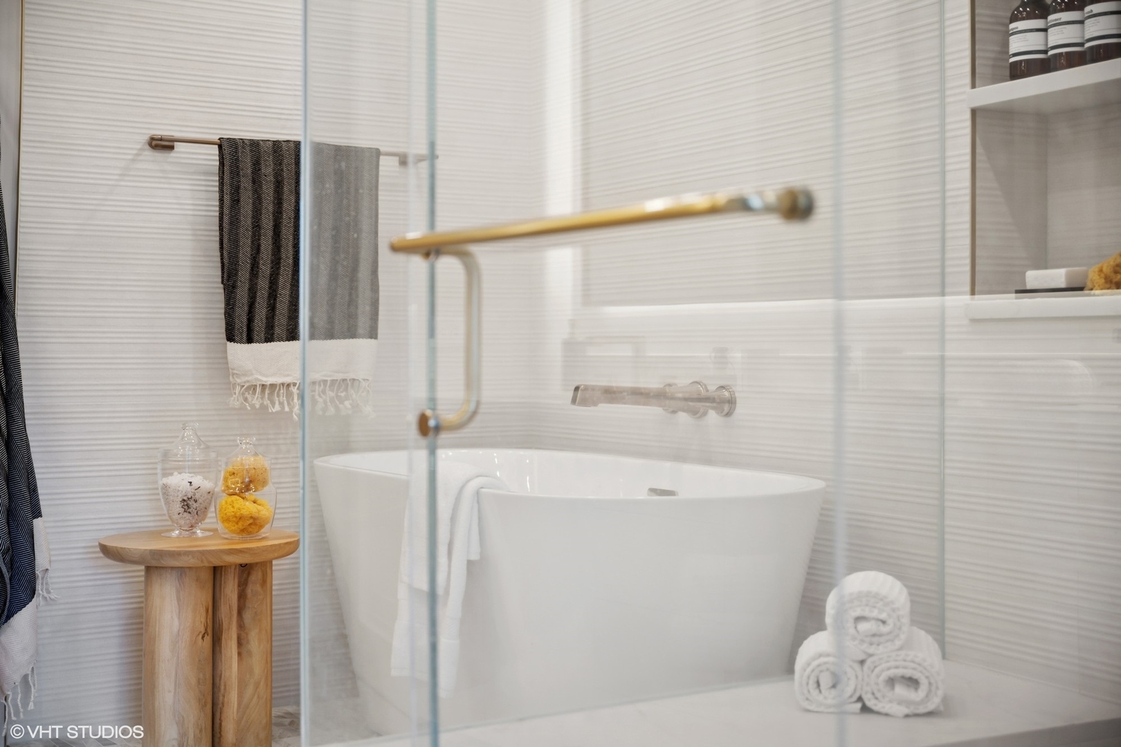 159 E Walton Place Unit: 16E