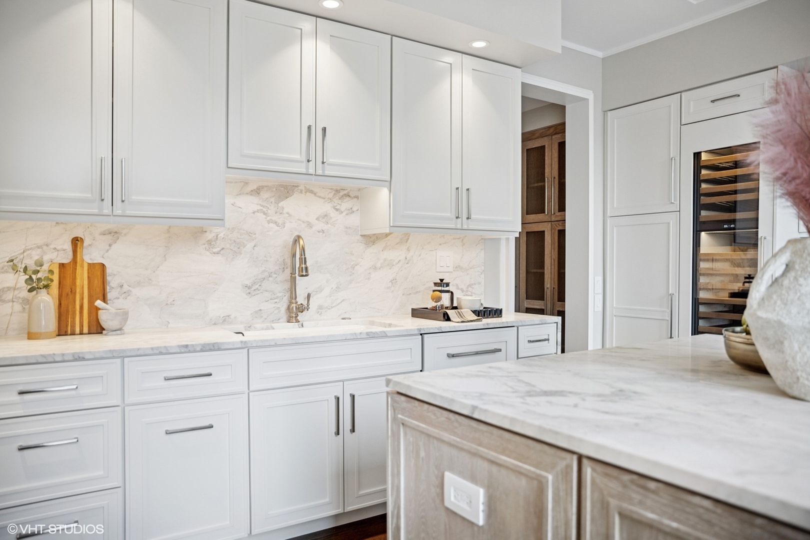 159 E Walton Place Unit: 16E