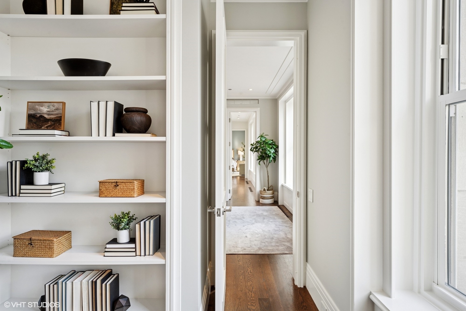 159 E Walton Place Unit: 16E