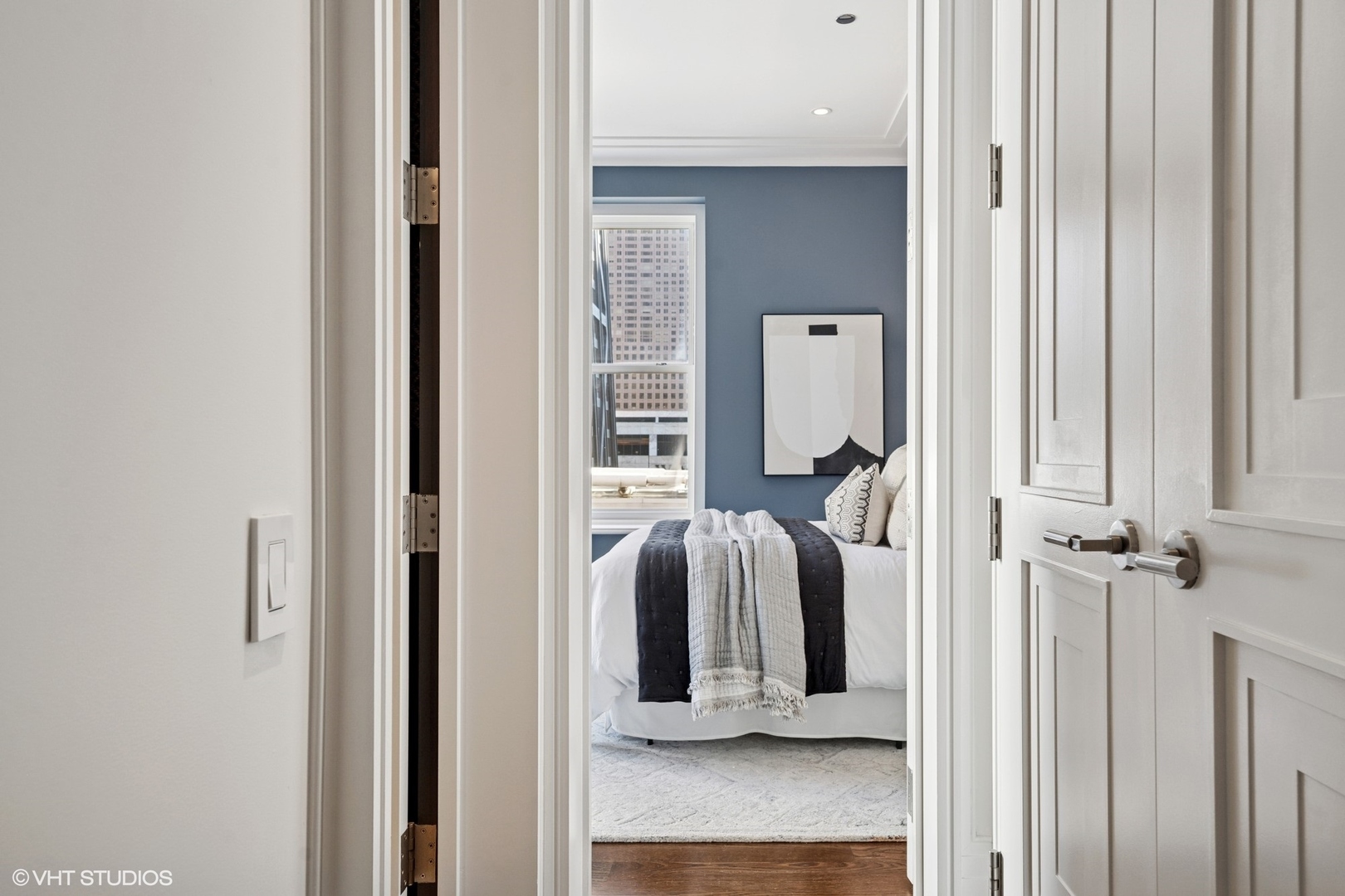 159 E Walton Place Unit: 16E