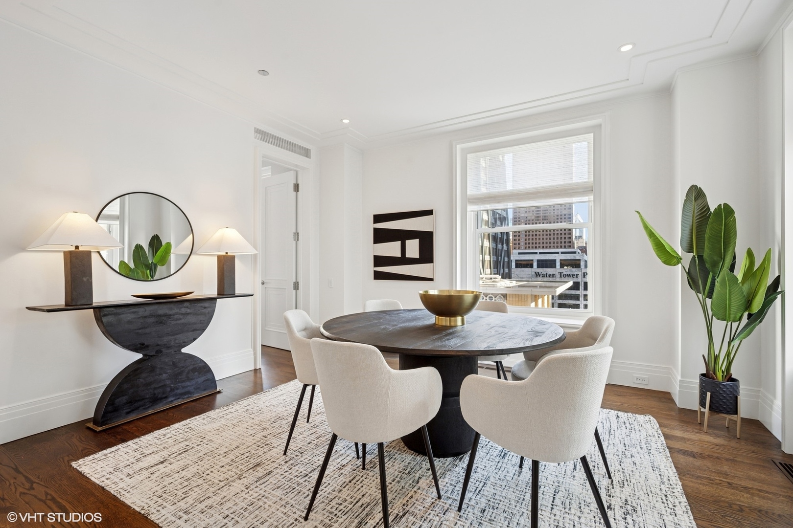 159 E Walton Place Unit: 16E