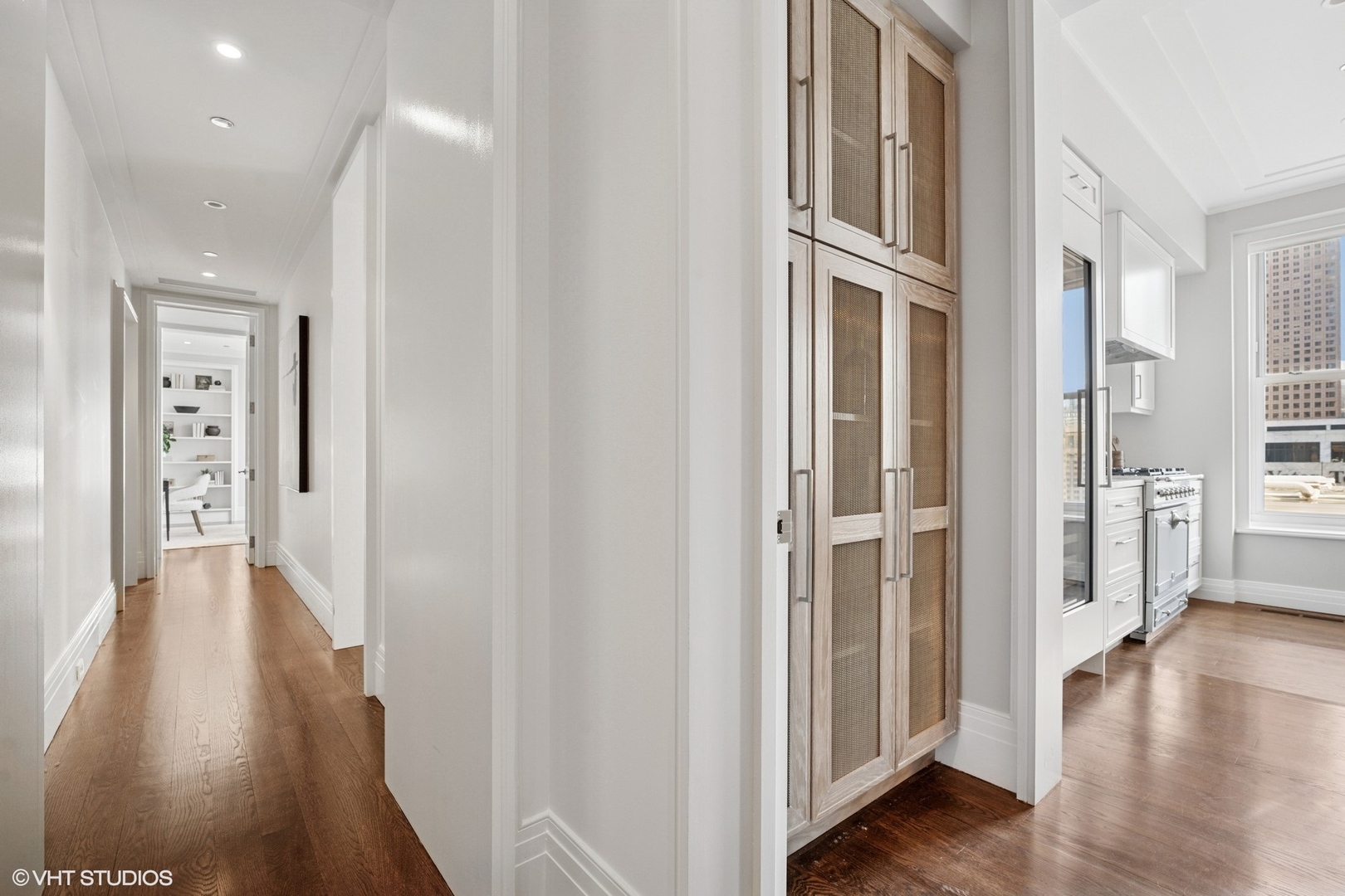 159 E Walton Place Unit: 16E