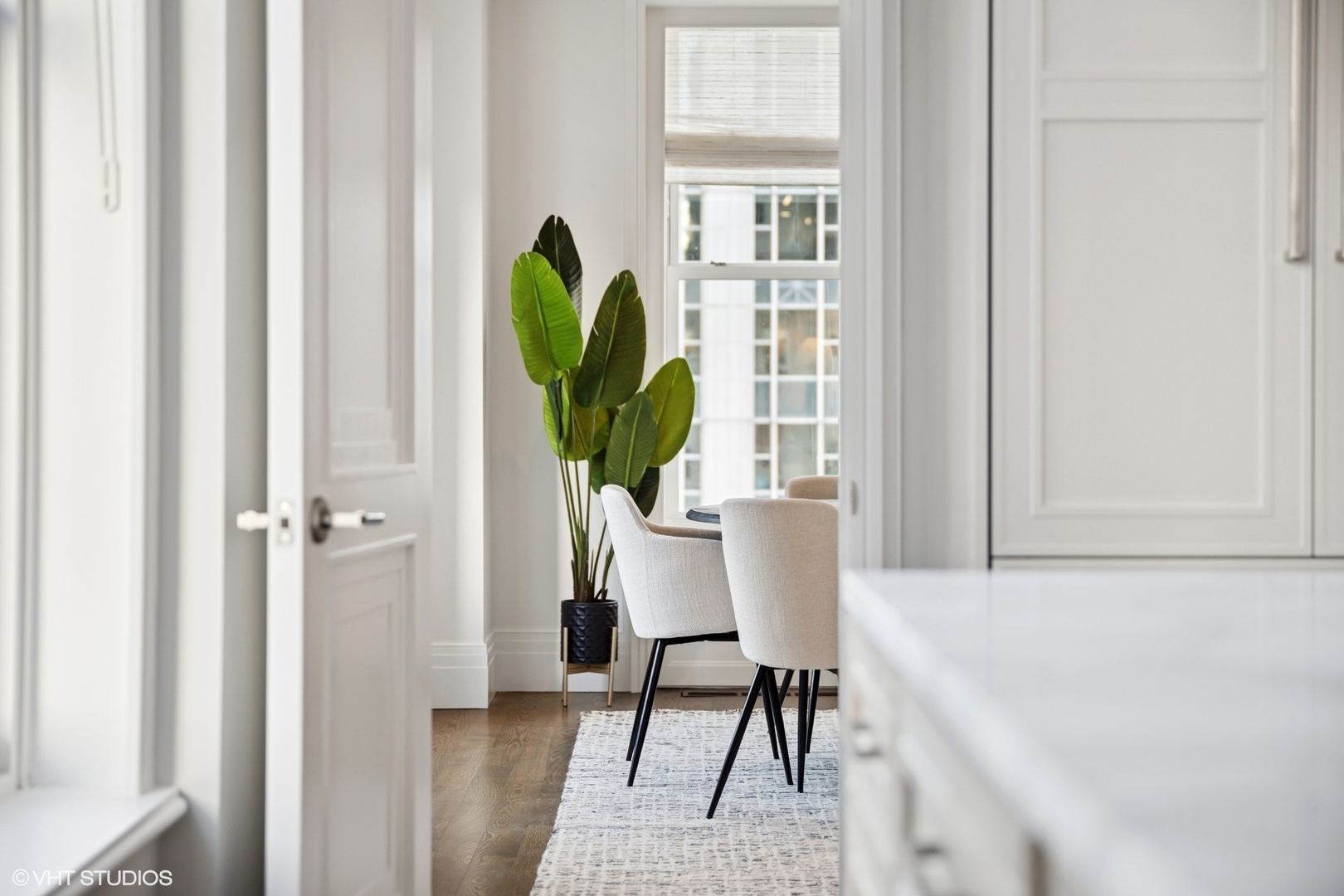 159 E Walton Place Unit: 16E