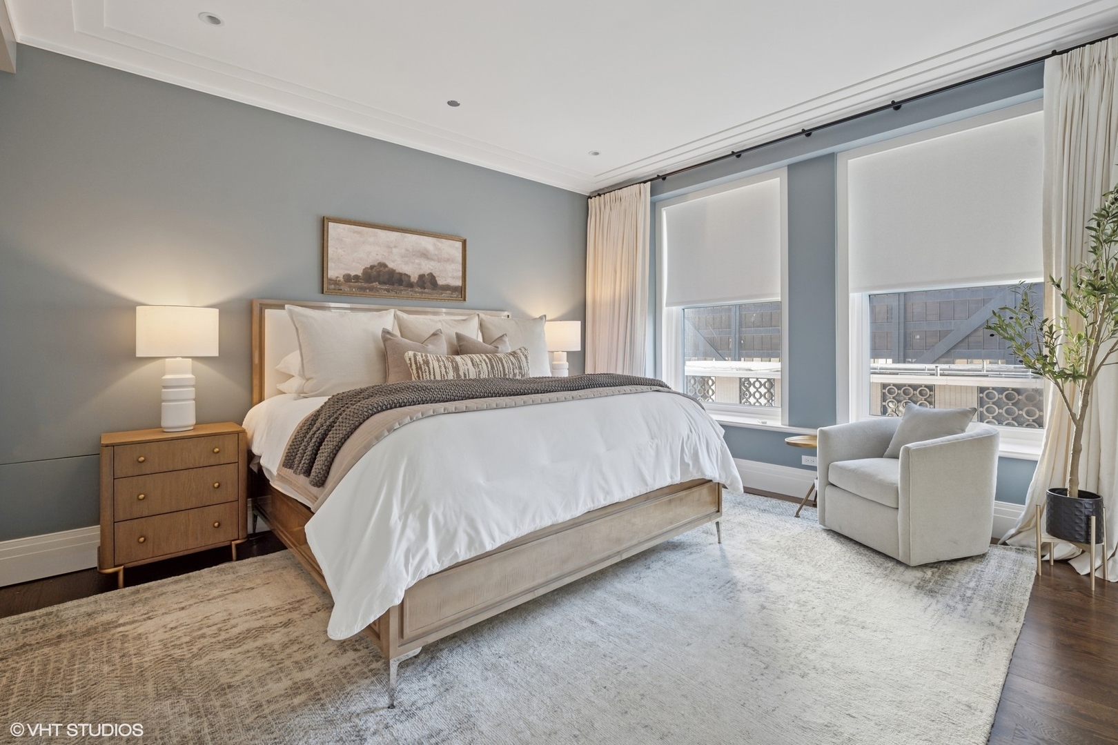 159 E Walton Place Unit: 16E