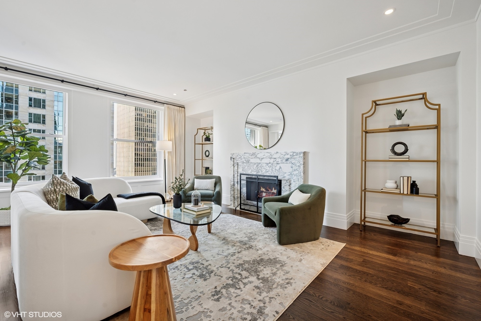 159 E Walton Place Unit: 16E