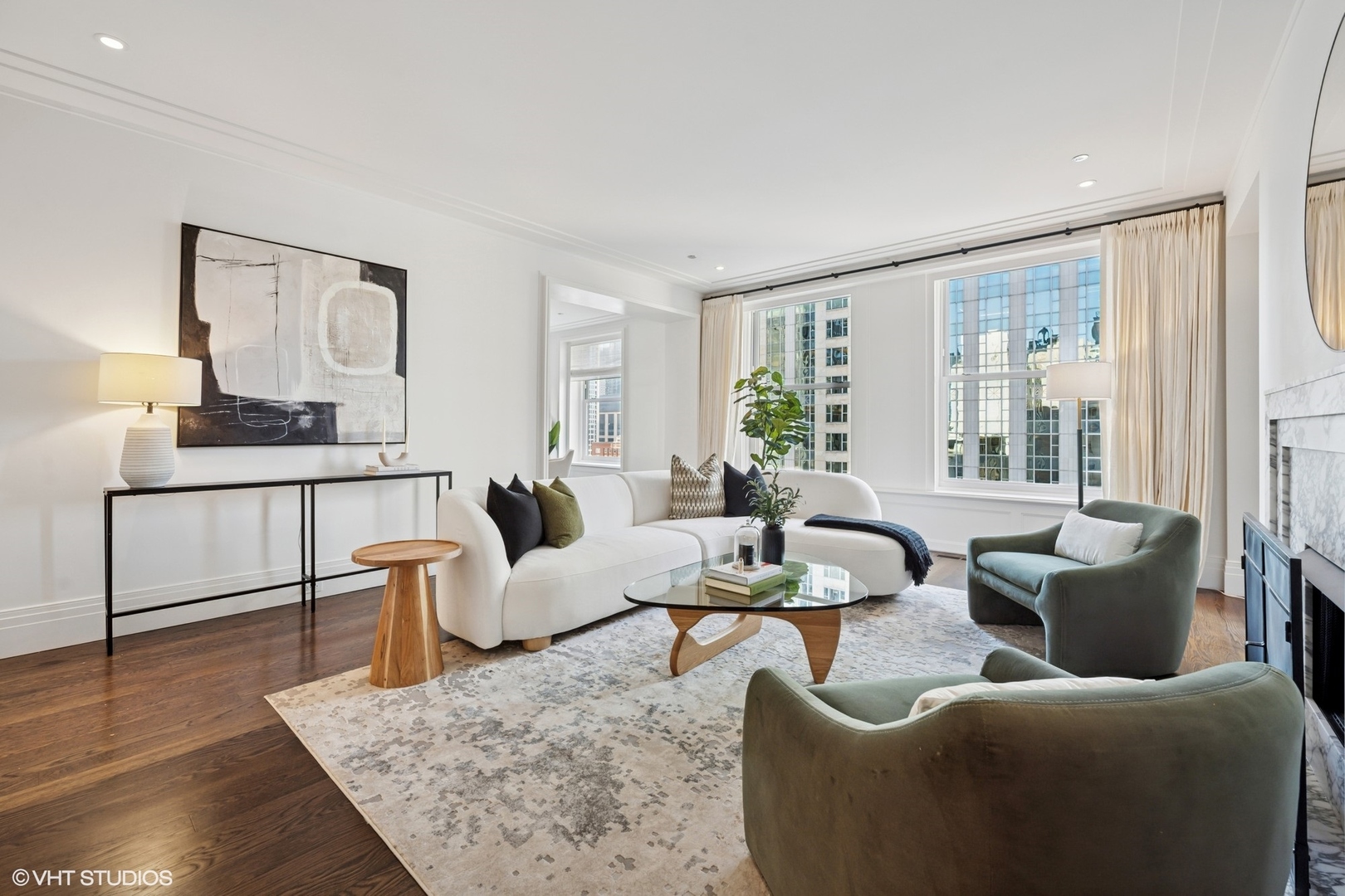 159 E Walton Place Unit: 16E