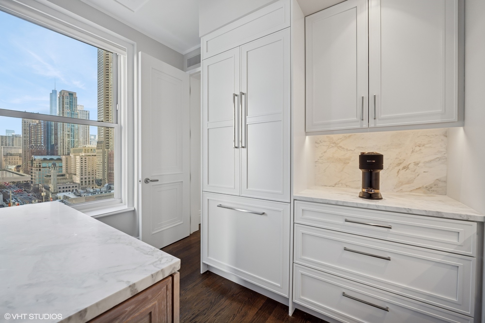 159 E Walton Place Unit: 16E