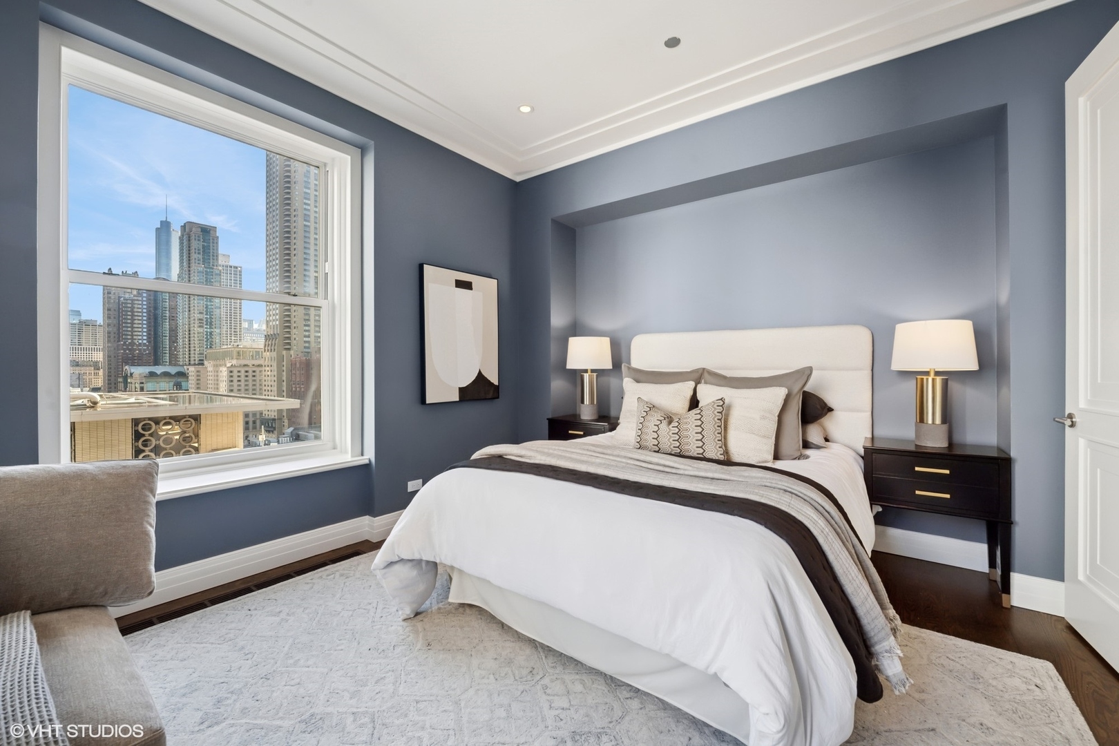 159 E Walton Place Unit: 16E