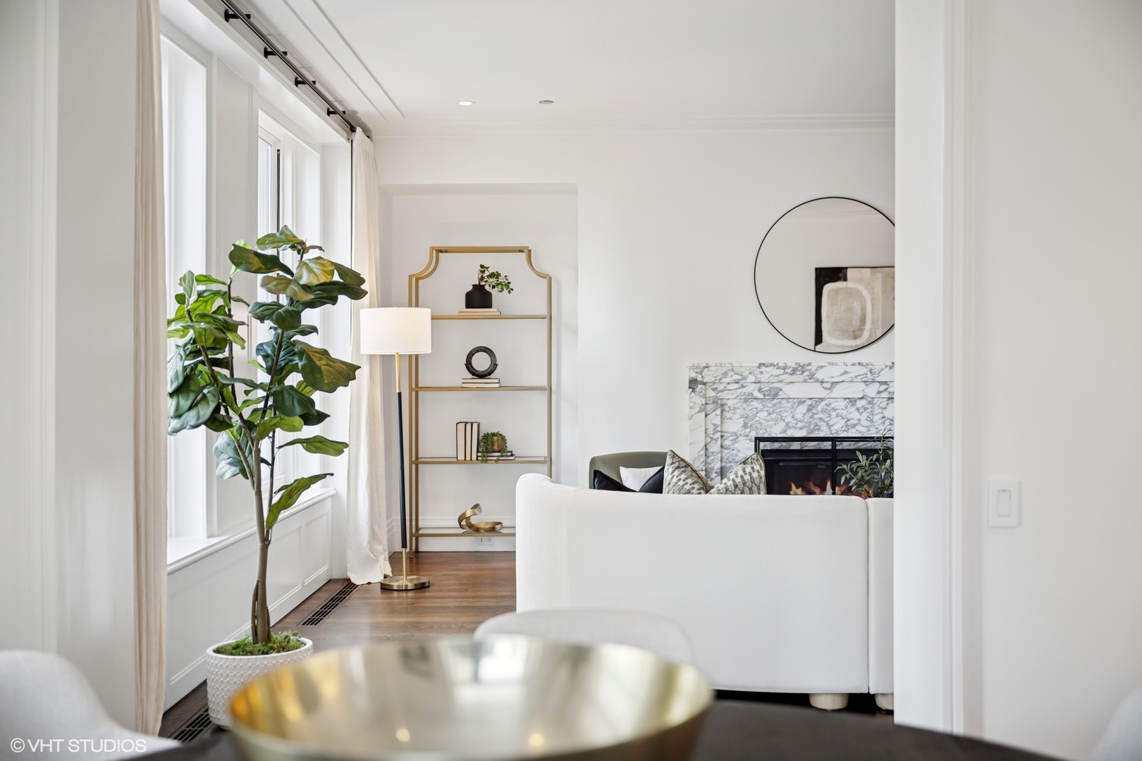 159 E Walton Place Unit: 16E