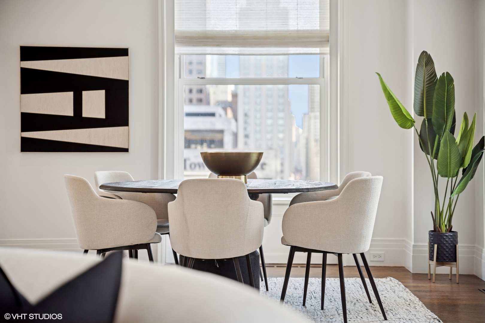 159 E Walton Place Unit: 16E