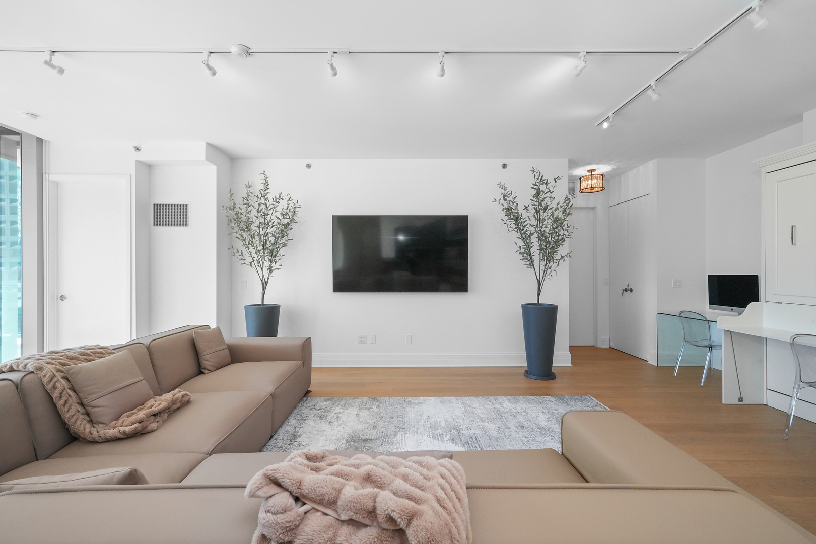 600 N FAIRBANKS Court Unit: 2510