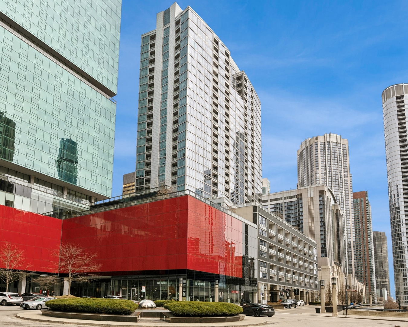 240 E ILLINOIS Street Unit: 1808