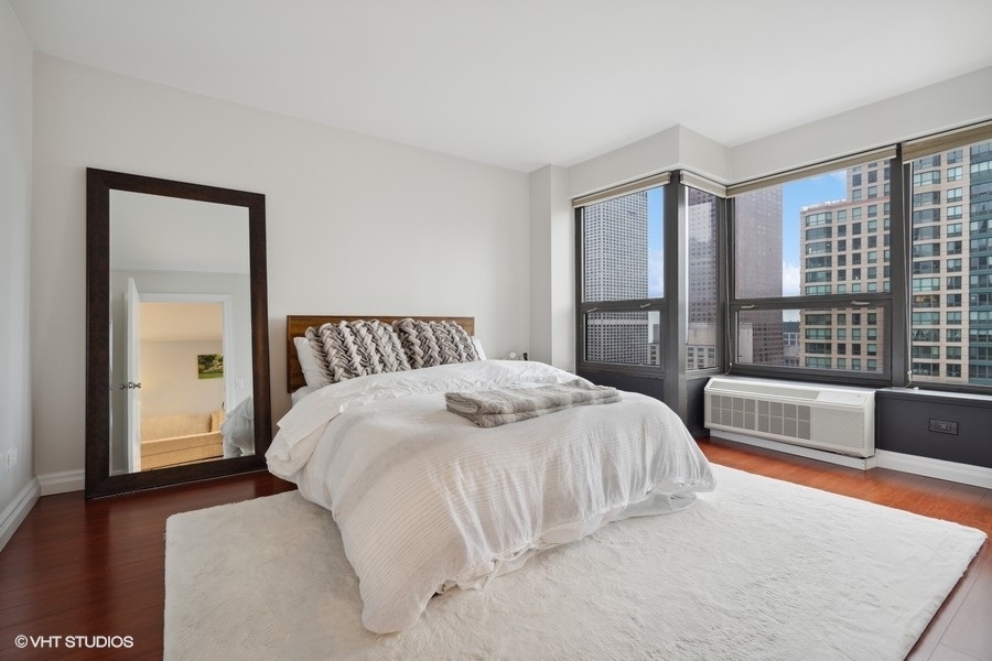 30 E HURON Street Unit: 4301