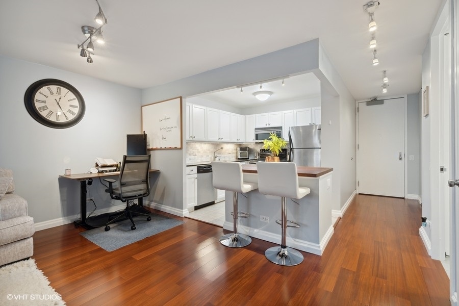 30 E HURON Street Unit: 4301