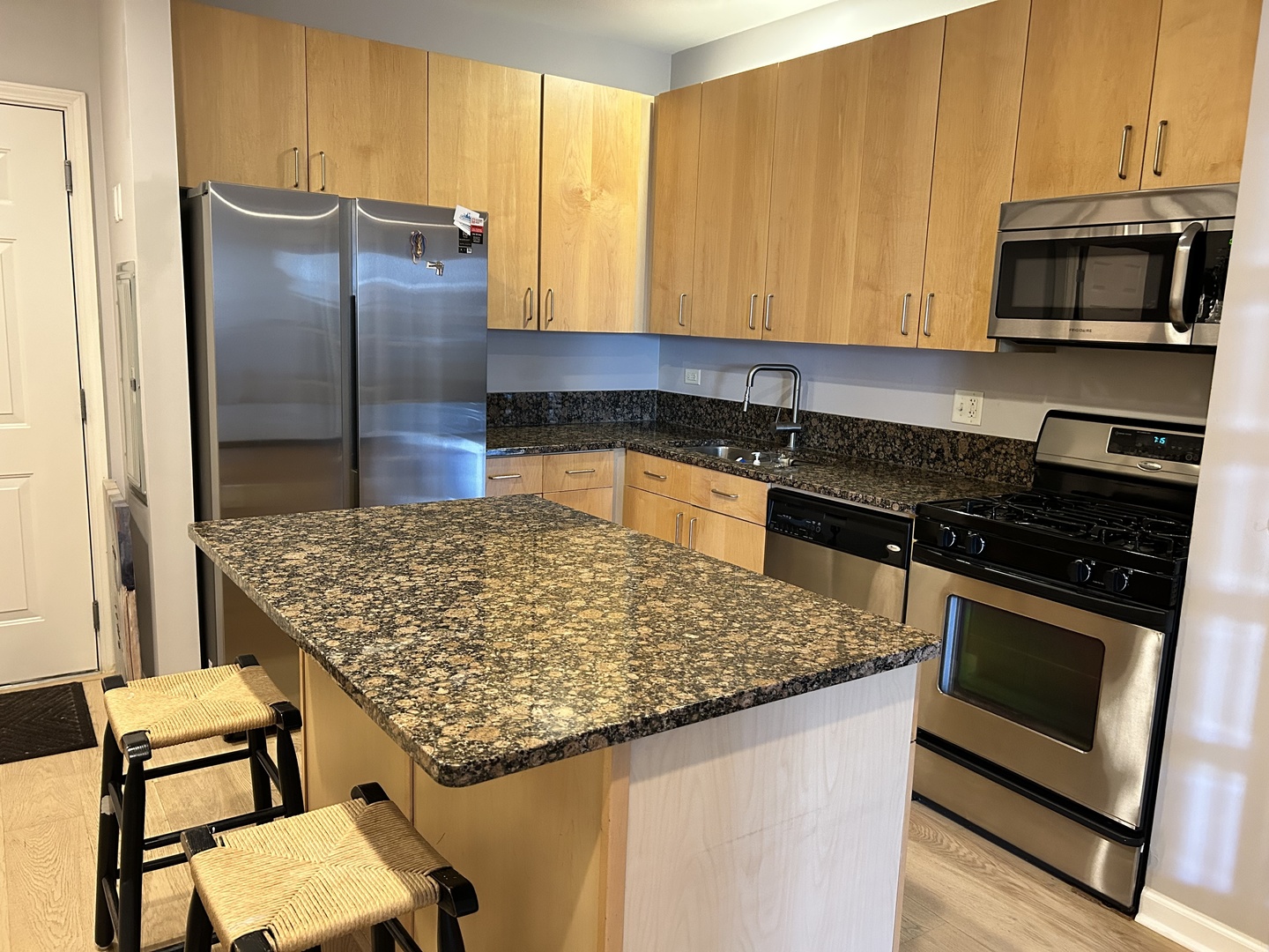 520 N Halsted Street Unit: 411