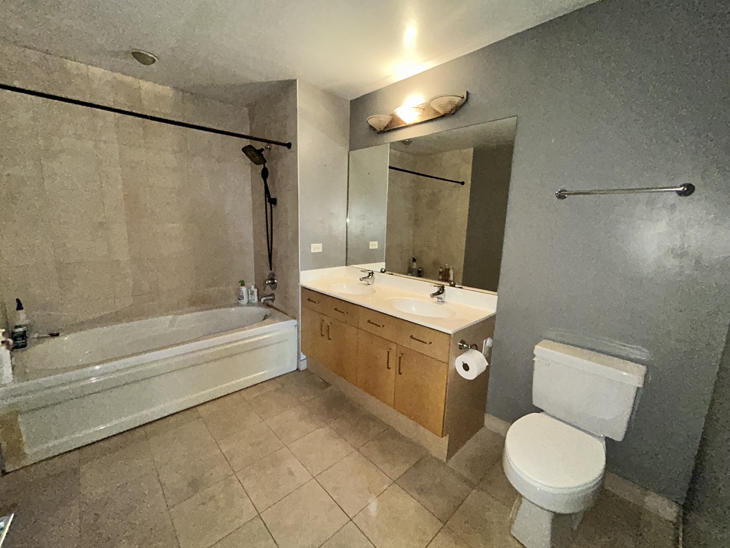 520 N Halsted Street Unit: 411