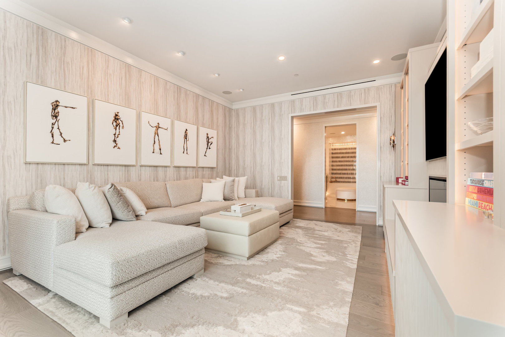 77 E Walton Street Unit: 21C