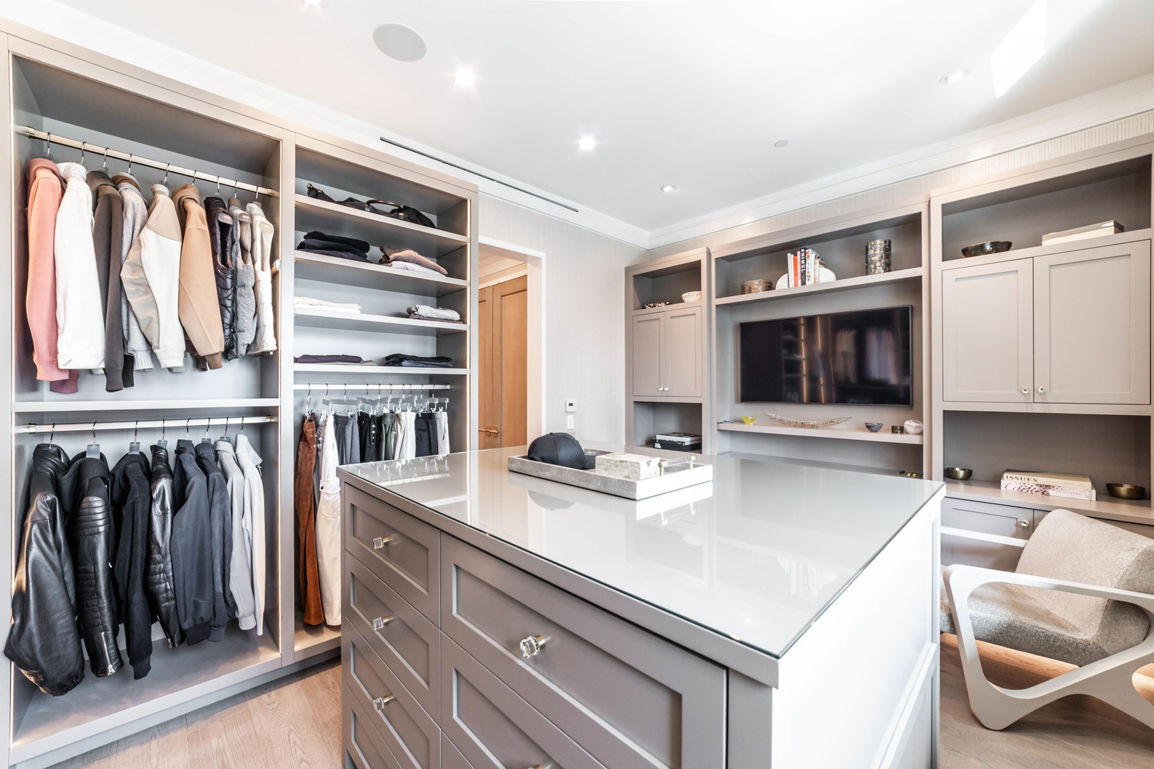 77 E Walton Street Unit: 21C