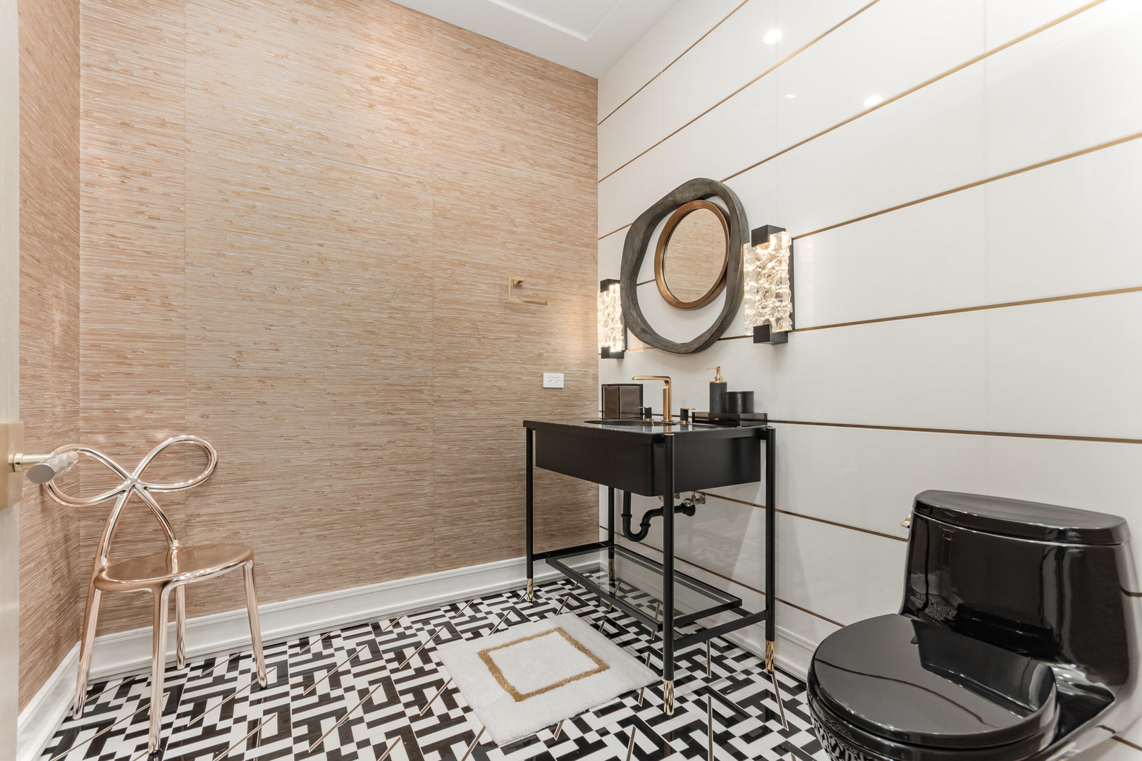 77 E Walton Street Unit: 21C