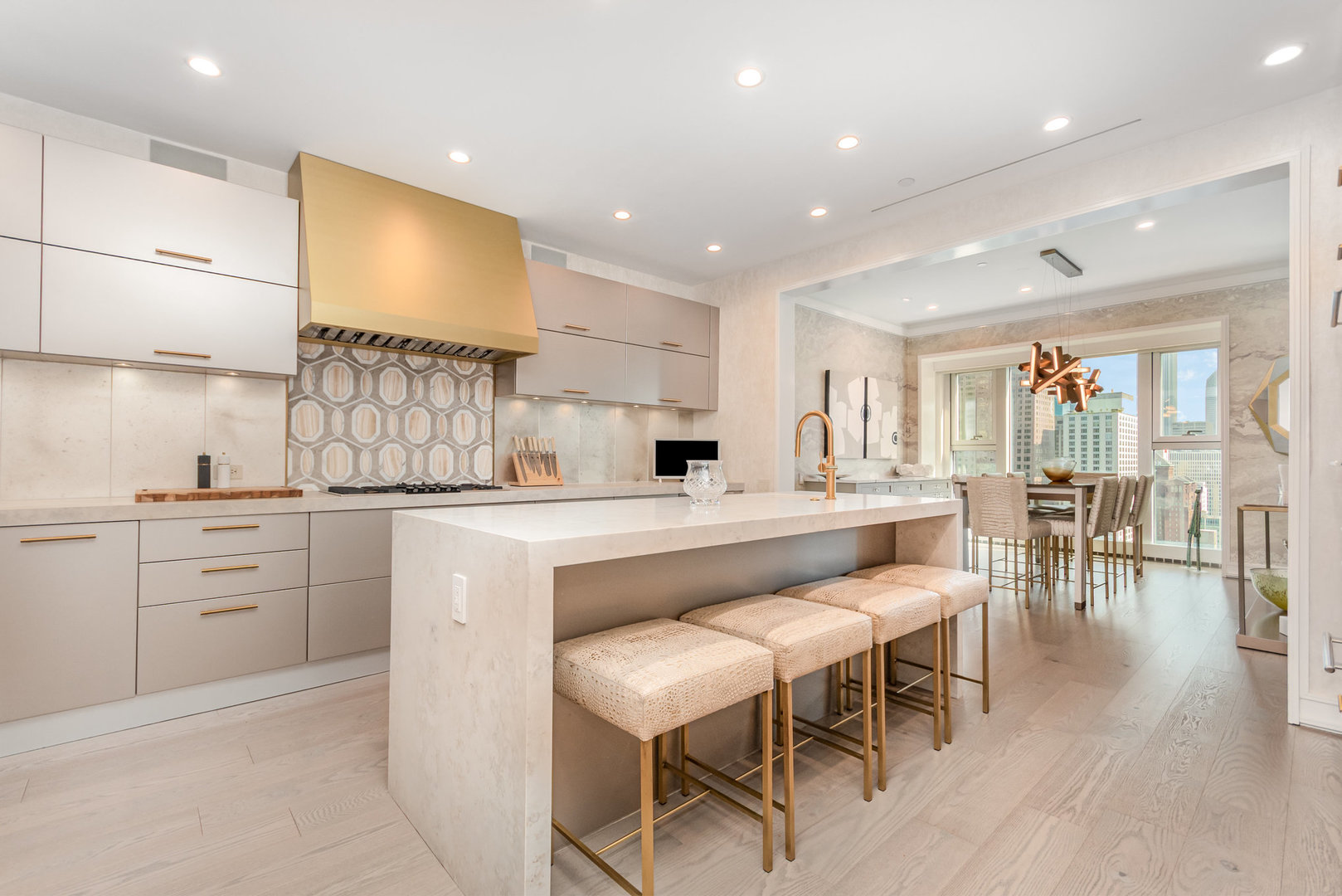 77 E Walton Street Unit: 21C