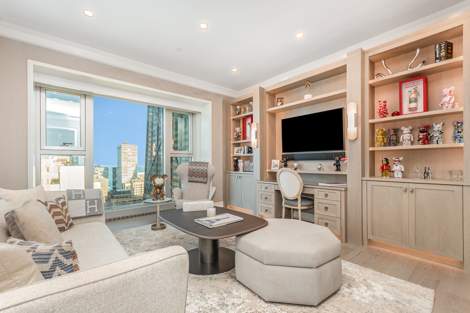 77 E Walton Street Unit: 21C