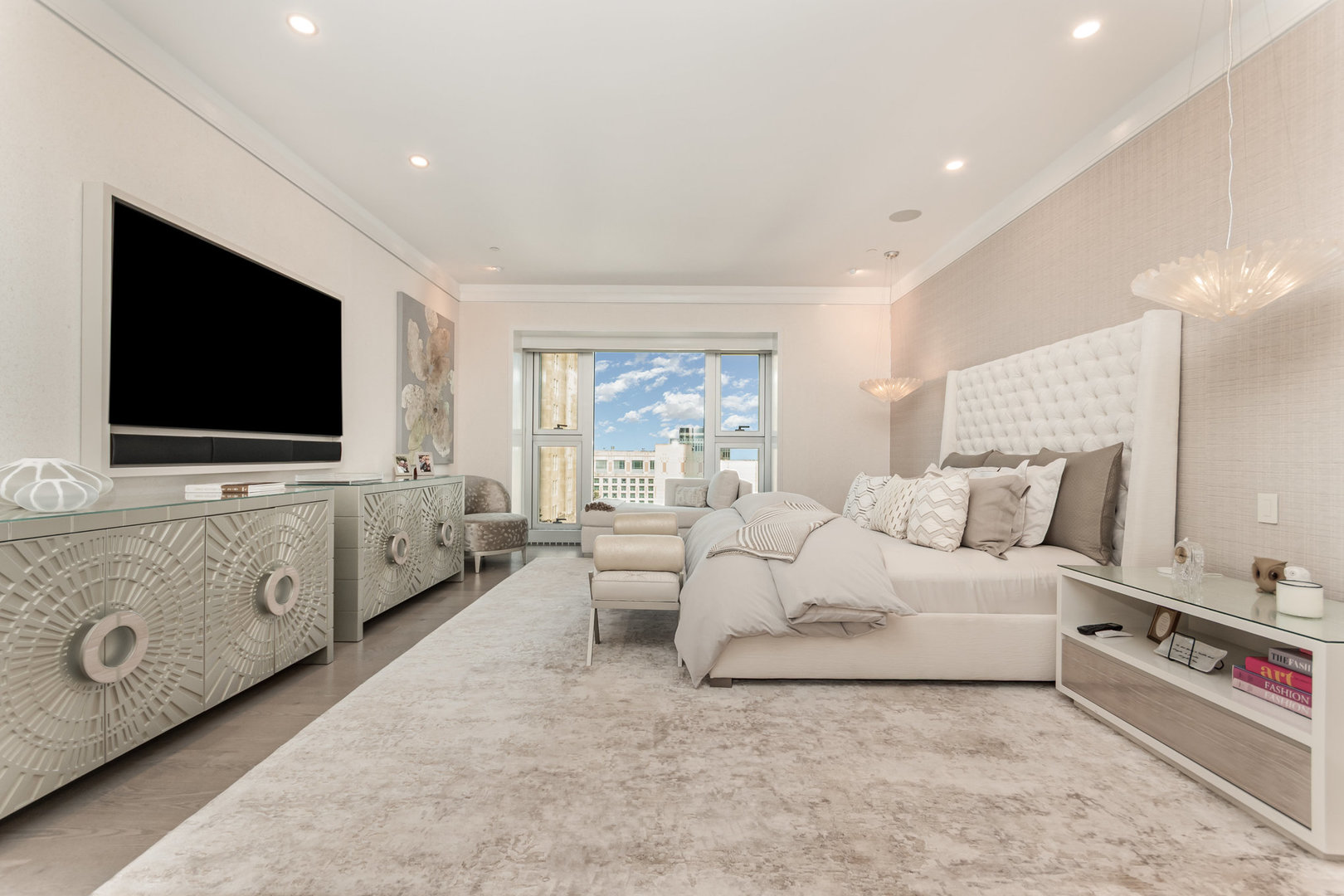 77 E Walton Street Unit: 21C