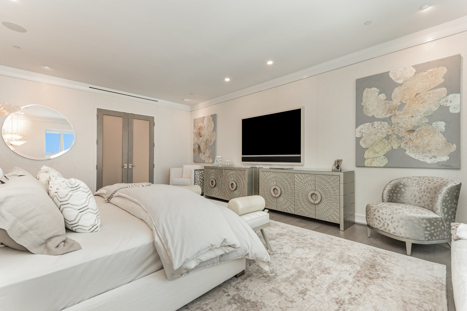 77 E Walton Street Unit: 21C