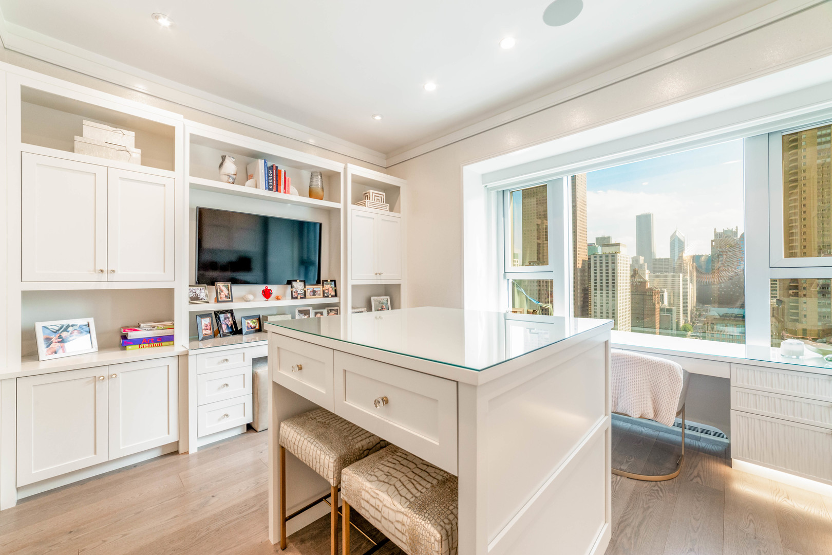 77 E Walton Street Unit: 21C
