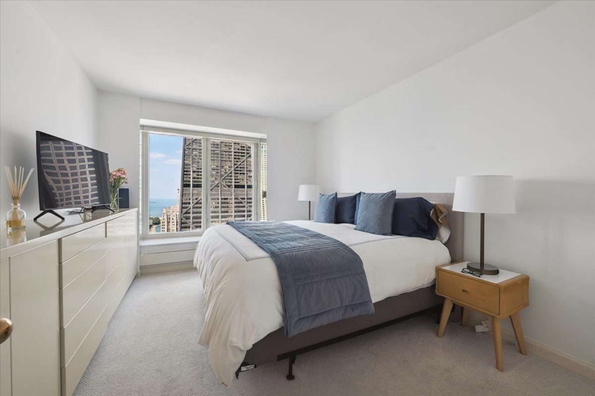 161 E Chicago Avenue Unit: 43G