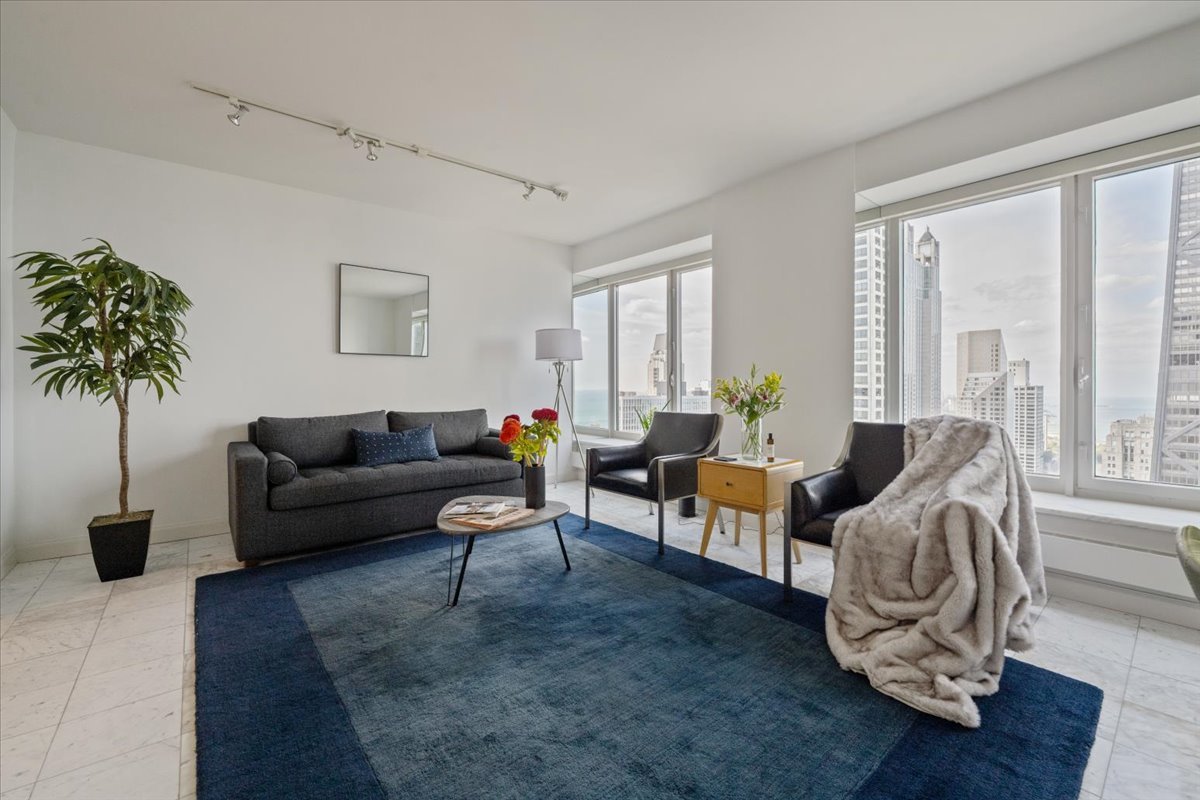 161 E Chicago Avenue Unit: 43G