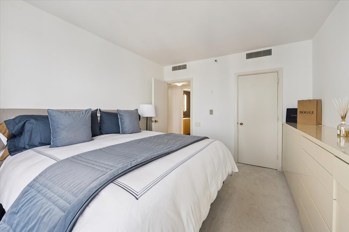 161 E Chicago Avenue Unit: 43G